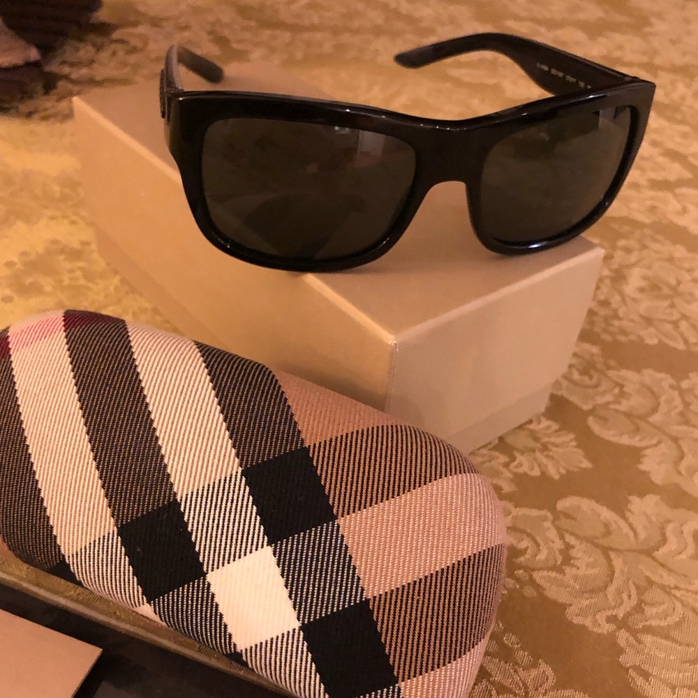 NEW Burberry Sunglasses!